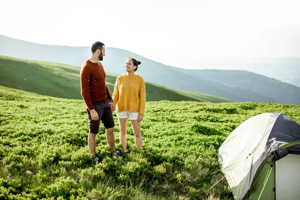 Coppia in montagna — Foto Stock