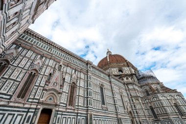 İtalya 'nın Floransa kentinin simgesi olan Santa Maria del Fiore Katedrali' nin geniş açılı resmi