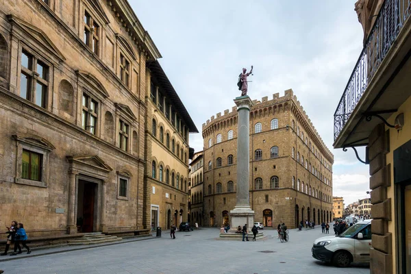 Kwiaciarnia Włochy Marca 2018 Wide Angle Picture Santa Trinita Square — Zdjęcie stockowe