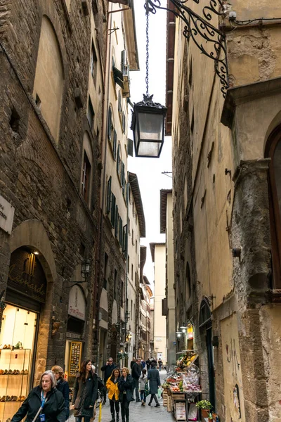 Италия Марта 2018 Вертикальная Картина Старых Узких Улиц Флоренции Италия — стоковое фото