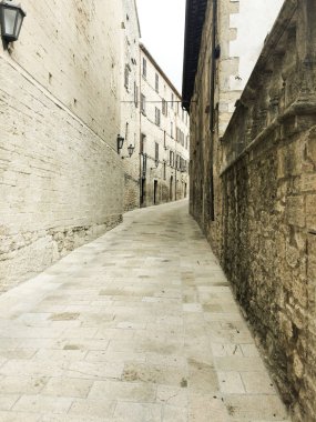 San Marino Kalesi 'nin boş sokaklarının görüntüsü