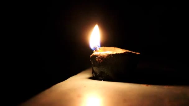 Lâmpada Óleo Religiosa Tradicional Isolado Iluminado Por Deus Todo Poderoso — Vídeo de Stock