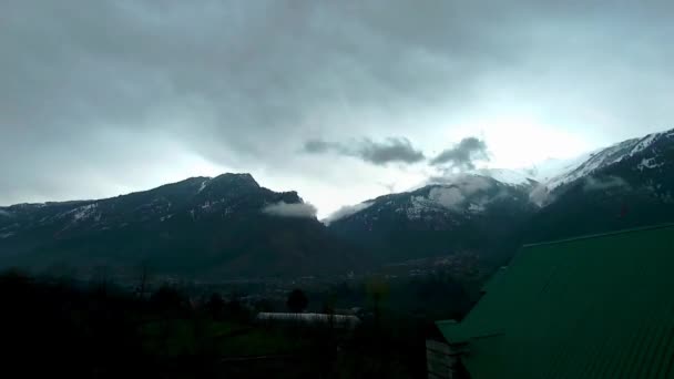 Mouvement Des Nuages Dans Les Intemporels Montagne — Video