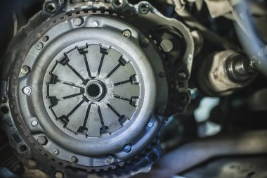 Yeni debriyaj sepeti ile sığ derinlik-in tarla