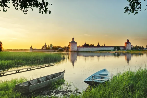 Вид на Кирилло-Белозерский монастырь — стоковое фото