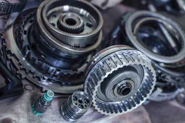 Auto gearbox parts at shallow depth of field — Stock Photo, Image