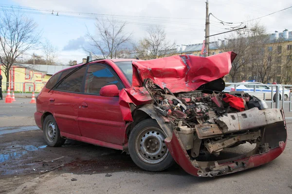 Wypadek Samochodowy Drodze Płytkiej Głębi Ostrości — Zdjęcie stockowe