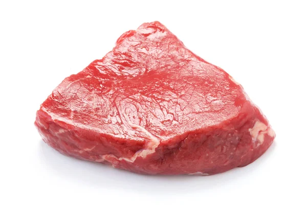Beyaz Arka Planda Çiğ Biftek — Stok fotoğraf