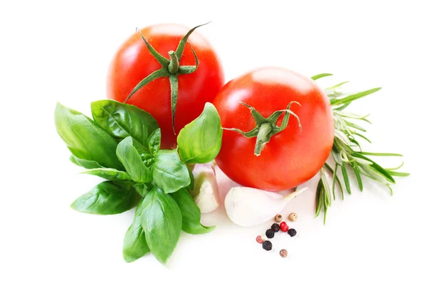 Tomater Med Örter Och Kryddor Isolerade Vitt — Stockfoto