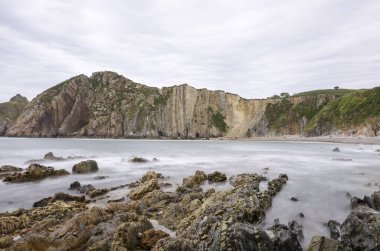 Playa del Silencio (Silence Beach), ilginç ve görkemli bir plaj. Dalgaları tuhaf şekiller oluşturuyor..