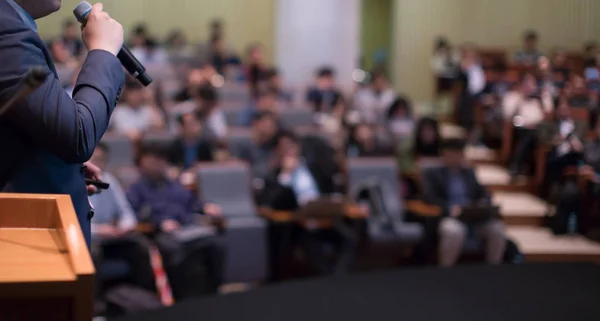 Speaker Giving Talk Corporate Business Conference Audience Hall Presenter Front — Stock Photo, Image