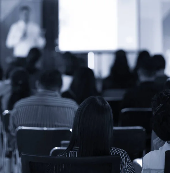 Male Female Creative Students Listening Explanation Training Manager Workshop Office — Stockfoto