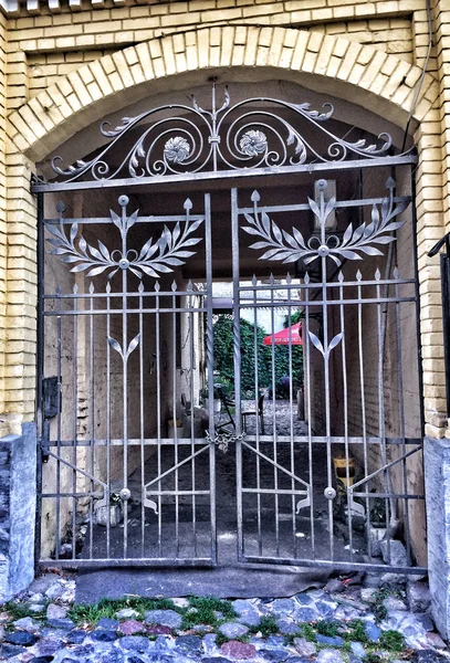 Кованые Ворота Арке Андреевском Спуске — стоковое фото