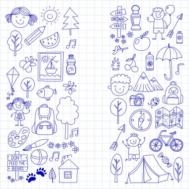 Yaz kampı çocuklar, çocuk oyunları, kamp çocuklar hiking, şarkı, Balık tutma, yürüme, çizim, okul yaz advetures sonra eğleniyor