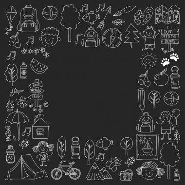 Yaz kampı çocuklar, çocuk oyunları, kamp çocuklar hiking, şarkı, Balık tutma, yürüme, çizim, okul yaz advetures sonra eğleniyor