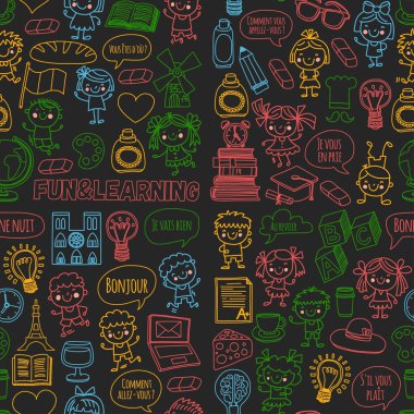 Paris, Fransa. Fransız sınıf. Fransız dili. Oğlanlar ve kızlar. Küçük öğrenciler. Okul, anaokulu, kreş, üniversite. Oyun, çalışma, büyümek