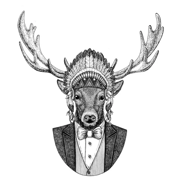 Geyik vahşi hayvan giyen inidan şapka, kafa tüyleri ile dövme, t-shirt, amblem, rozet, logo, yama için el çekilmiş resmi elbise — Stok fotoğraf