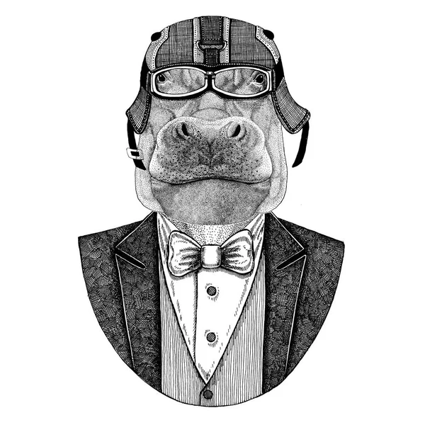 Hippo, behemoth, river-horse Animal con chaqueta con pajarita y casco de motociclista o casco de aviador. Motociclista elegante, motorista. Imagen dibujada a mano para tatuaje, camiseta, emblemas, insignia, logotipo, parche —  Fotos de Stock