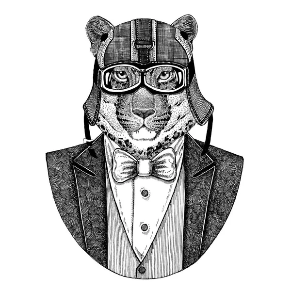 Wilde kat Leopard Panther dragen vest met ' bow-tie en biker helm of aviatior helm. Elegante biker, motorrijder, vlieger. Afbeelding voor tattoo, t-shirt, embleem, badge, logo, patch — Stockfoto