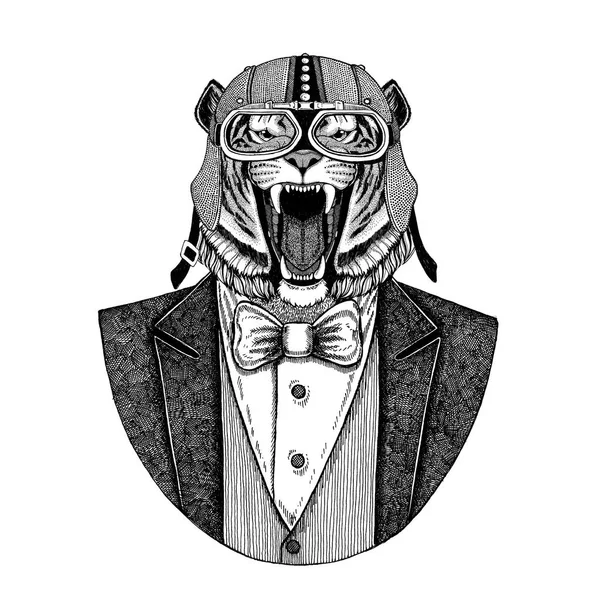 Wilde tijger dierlijke dragen vest met ' bow-tie en biker helm of aviatior helm. Elegante biker, motorrijder, vlieger. Afbeelding voor tattoo, t-shirt, embleem, badge, embleem, patches — Stockfoto