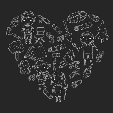 Kamp. Yaz tatili. Oğlanlar ve kızlar. Anaokulu Çocuk. Okulu öğrenci öğrencileri. Genç izci. Ahşap. Orman. Yangın. Macera ve keşif.