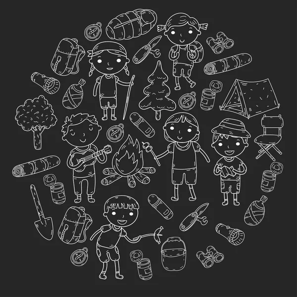 Kamp. Yaz tatili. Oğlanlar ve kızlar. Anaokulu Çocuk. Okulu öğrenci öğrencileri. Genç izci. Ahşap. Orman. Yangın. Macera ve keşif.