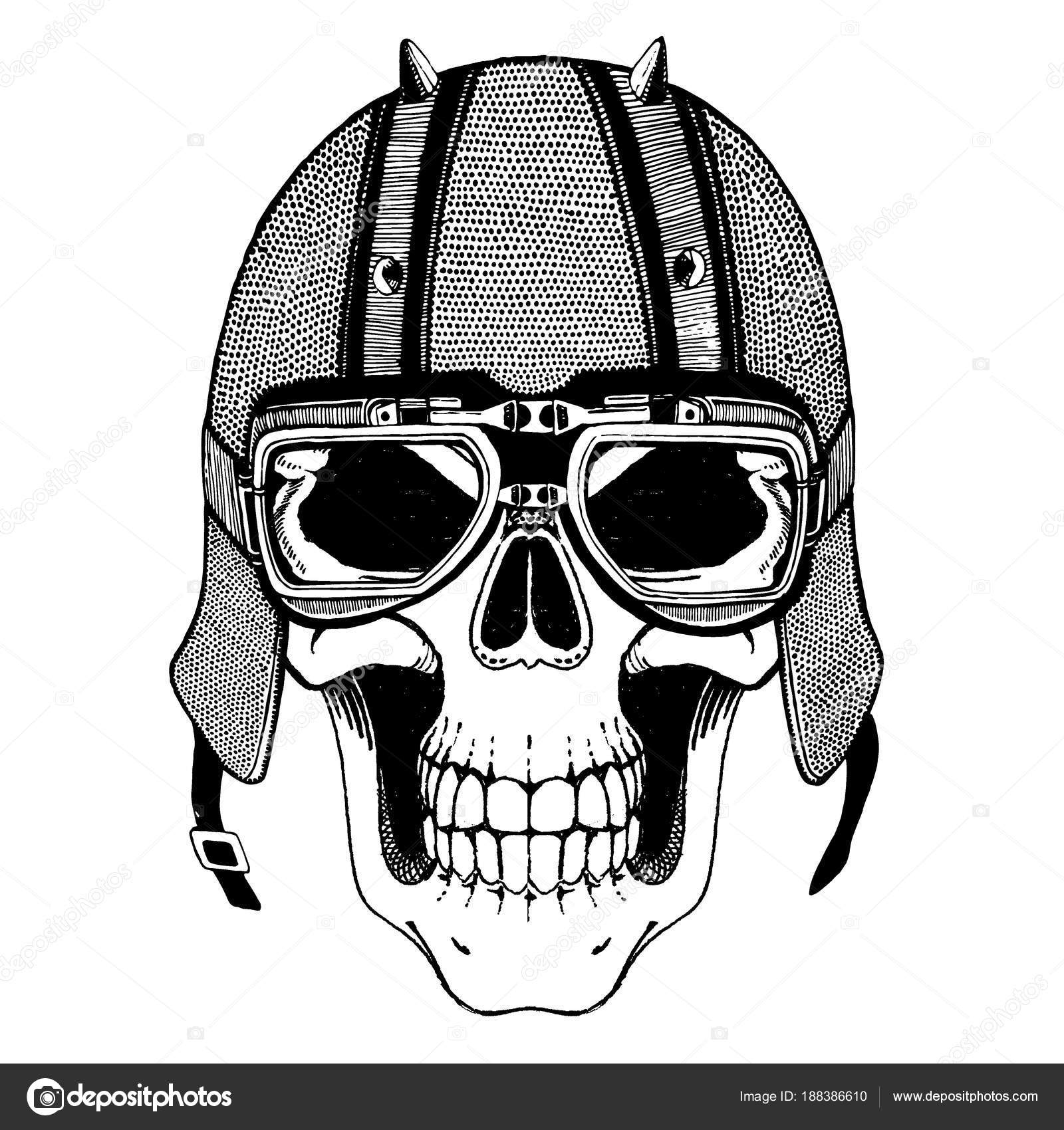 Calavera con casco de motociclista. Cabalga hasta la muerte. Salvaje y  libre. Logotipo de la motocicleta, placa, parche. Zombie, jinete fantasma.  Motero muerto. Ilustración de stock #188386610 de ©Helen_F, image size:1600x1700