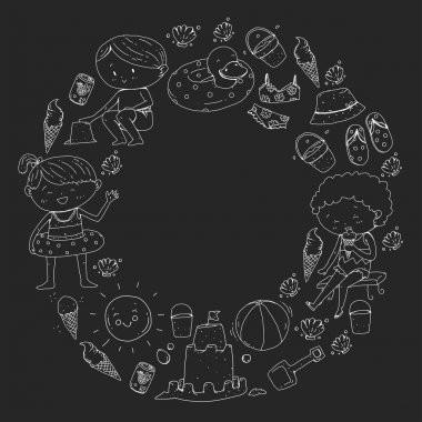 Çocuklar mutlu yaz tatil. Beach, seyahat Maceraları