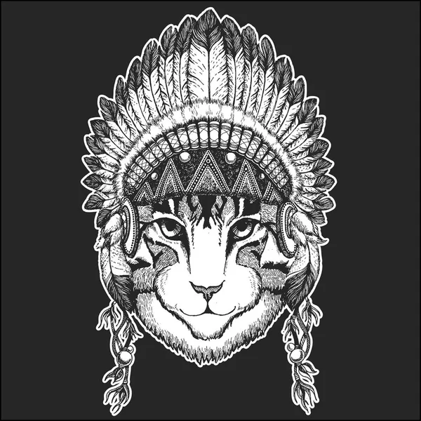 Изображение домашней кошки Крутое животное в индейском головном уборе с перьями Бохо шикарный стиль Ручной рисунок для татуировки, эмблемы, значка, логотипа, патча — стоковый вектор