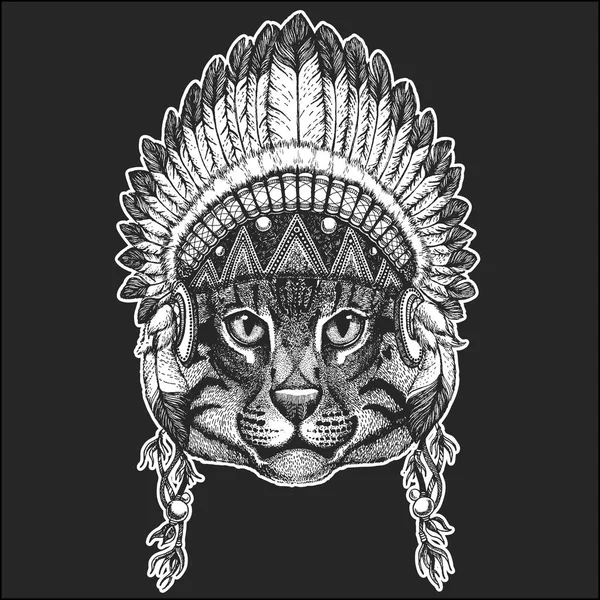 Gato salvaje Gato de pesca Animal fresco con tocado indio nativo americano con plumas Estilo boho chic Imagen dibujada a mano para tatuaje, emblema, insignia, logotipo, parche — Vector de stock