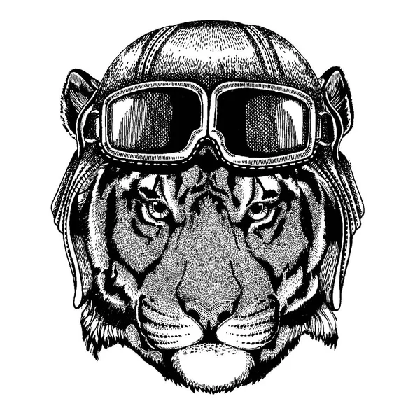 Dierlijke dragen vlieger helm met bril. Vector afbeelding. Wilde tijger Hand getrokken afbeelding voor tattoo, badge, embleem, logo, patch, t-shirt — Stockvector