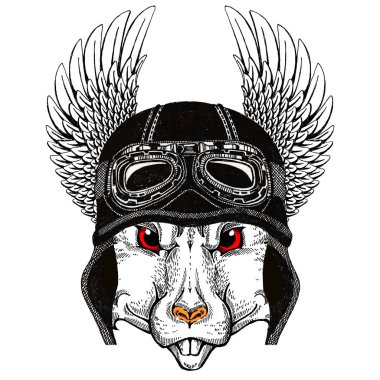 Bisikletli, motosikletli. Fare portresi. Deri bir kaskla. Motosiklet sembolü Çin mutlu yeni yıl 2020. Rock 'çı için hediye.