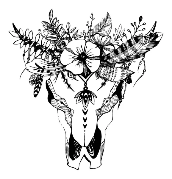 Mucca, bufalo, teschio di toro in stile tribale con fiori. Bohemien, boho vector illustration. Simbolo zingaro etnico selvaggio e libero . — Vettoriale Stock