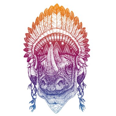Gergedan. Hayvan herif. Geleneksel Hint başlığıyla tüylü vektör portresi. Küçük çocuk kıyafetleri için kabile tarzı illüstrasyon. Çocuklar için tişört, posterler..