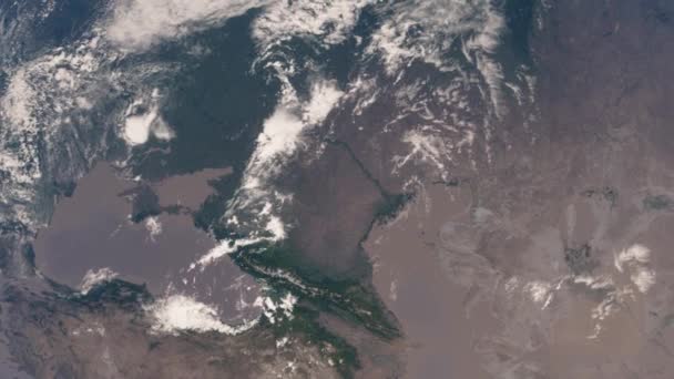 Vista dal satellite che sorvola il pianeta Terra dallo spazio 3D illustrazione vista orbitale, il nostro pianeta dall'orbita. Elementi di questa immagine forniti dalla NASA — Video Stock