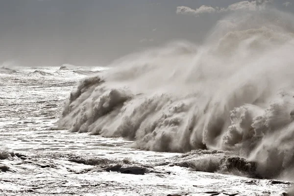 Grandi onde di rottura — Foto Stock