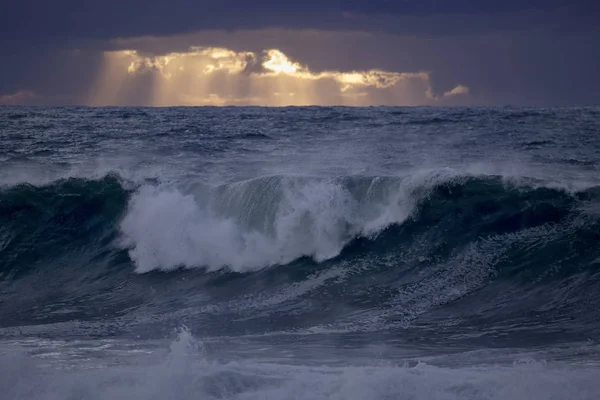 Karanlık deniz günbatımı — Stok fotoğraf