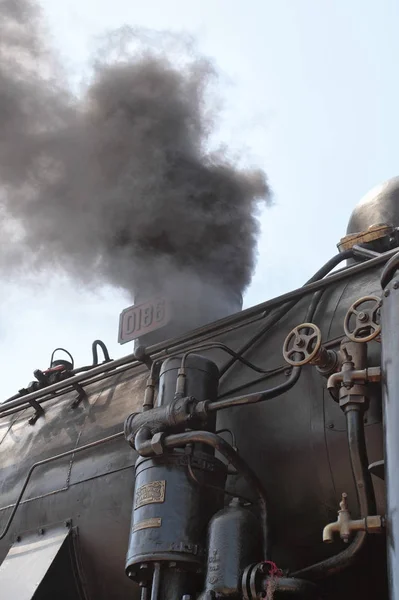 Old steam locomotive — Stock Photo, Image