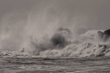 büyük dalga sıçrama
