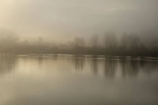 Morgengrauen am Douro-Fluss — Stockfoto