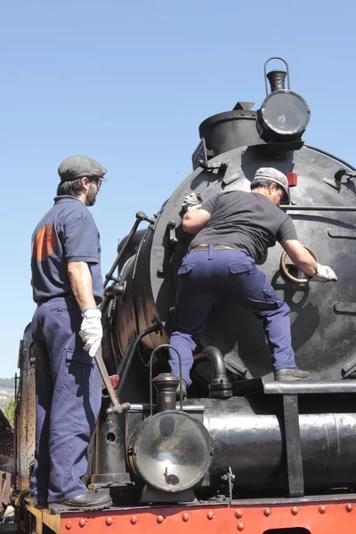 Oude stoomlocomotief onderhoud — Stockfoto