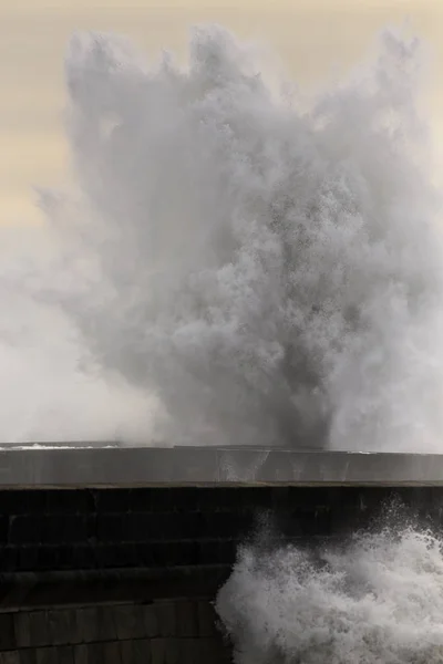Esplosione delle onde marine — Foto Stock