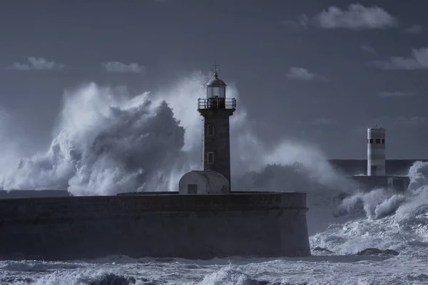 Tempestade marítima na foz do rio Douro — Fotografia de Stock