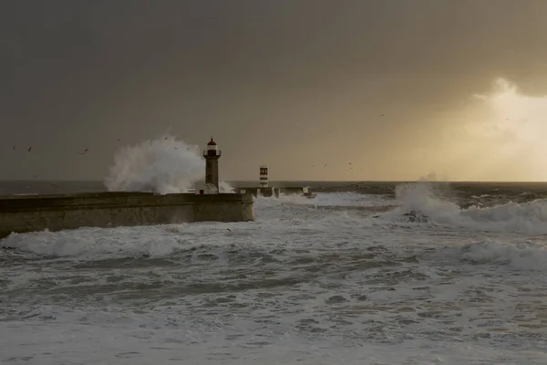 Ústí Řeky Douro Bouřlivém Západu Slunce — Stock fotografie