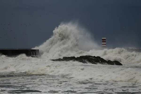 Céu Chuvoso Mar Tempestuoso Noite Boca Rio Douro Porto Portugal — Fotografia de Stock