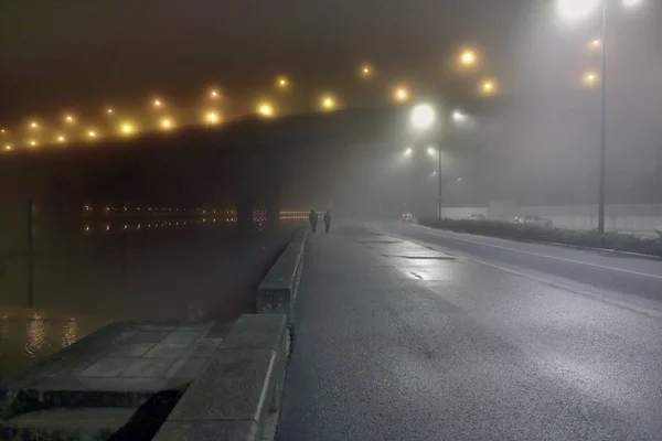 Foggy Ποταμού Douro Προκυμαία Νύχτα Πόρτο Πορτογαλία — Φωτογραφία Αρχείου