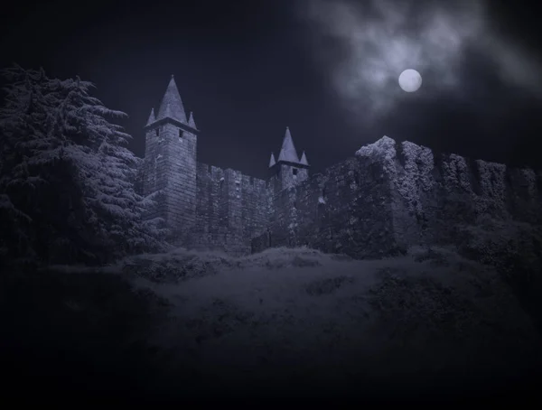Mysterious Medieval Castle Overcast Full Moon Night — Stock Photo, Image