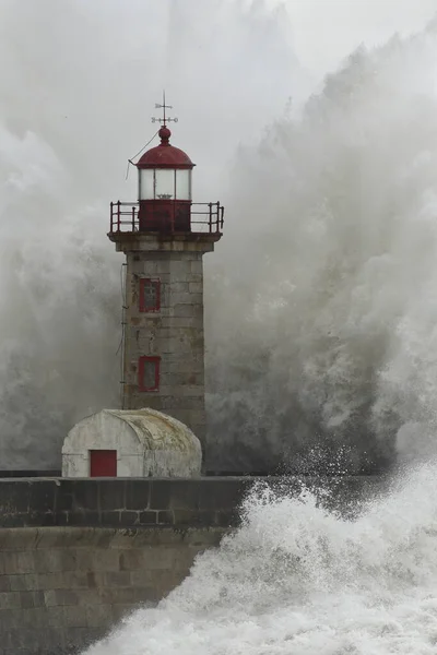 Big Wave Splash Douro River Mouth Old Lighthouse Oporto — Stock Photo, Image