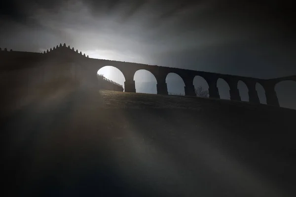 Таинственный Восход Луны Средневековом Монастыре Санта Клара — стоковое фото