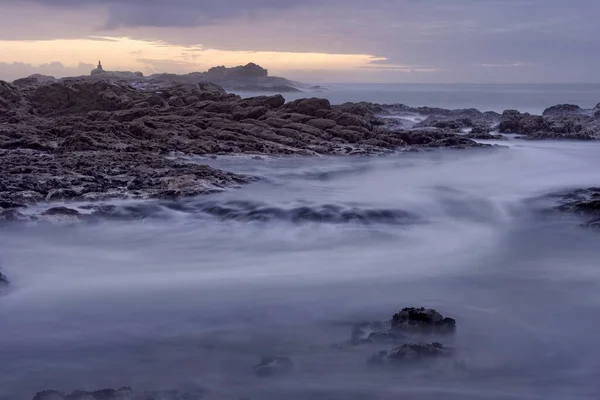 Playa Rocosa Atardecer Larga Exposición Costa Rocosa Del Norte Portugal — Foto de Stock